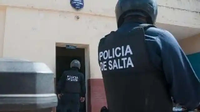 Indignante: Policía le compra un helado a una nena y luego la viola