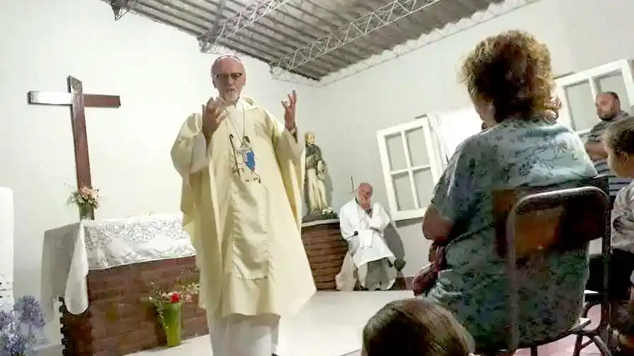 En la capilla San Pablo. Bokalic en el barrio Los Álamos en Necochea