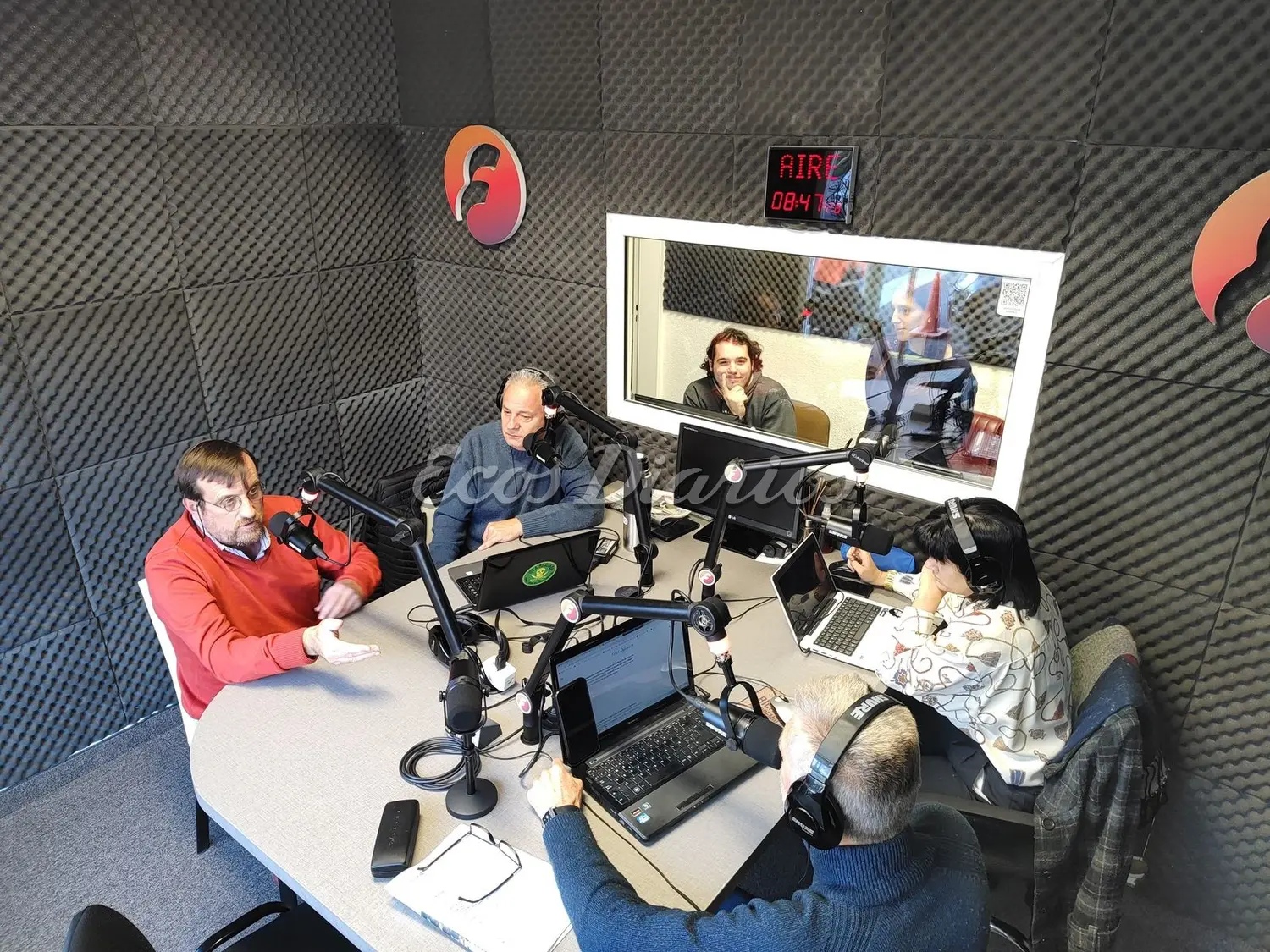 "En las reuniones de los partidos, cada vez hay más mate y menos charlas sobre política"