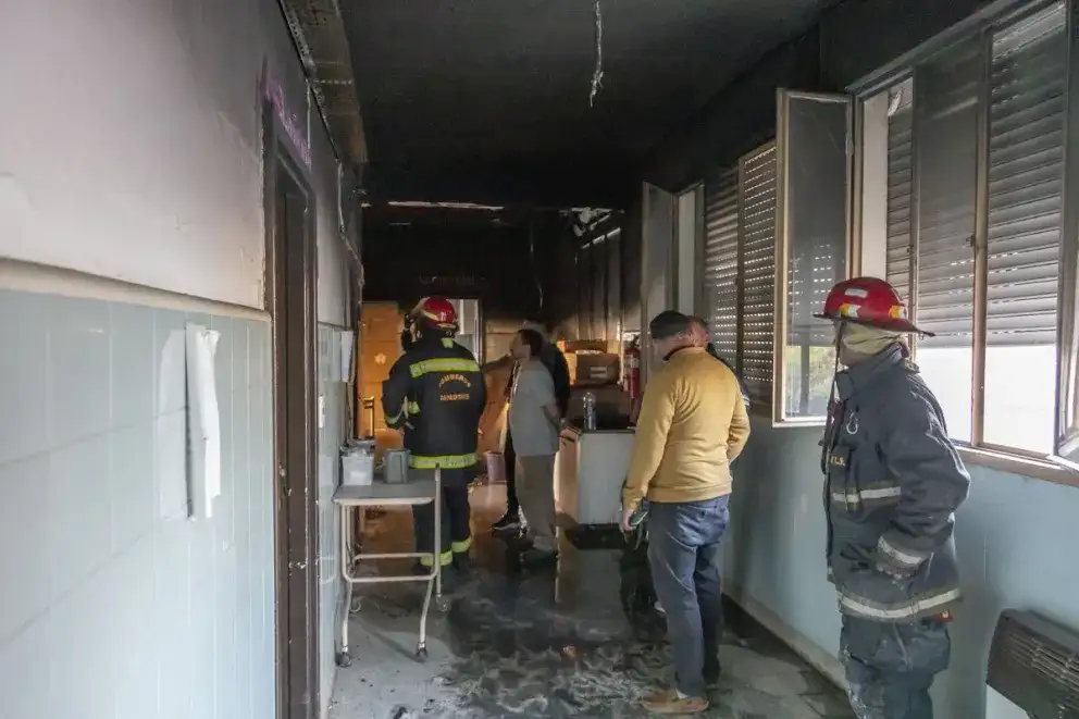 Tras el incendio, las principales áreas del hospital San Roque vuelven a funcionar con normalidad