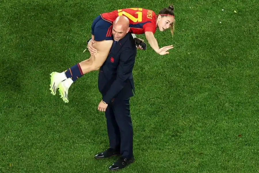 La FIFA suspendió a Luis Rubiales por los próximos 90 días