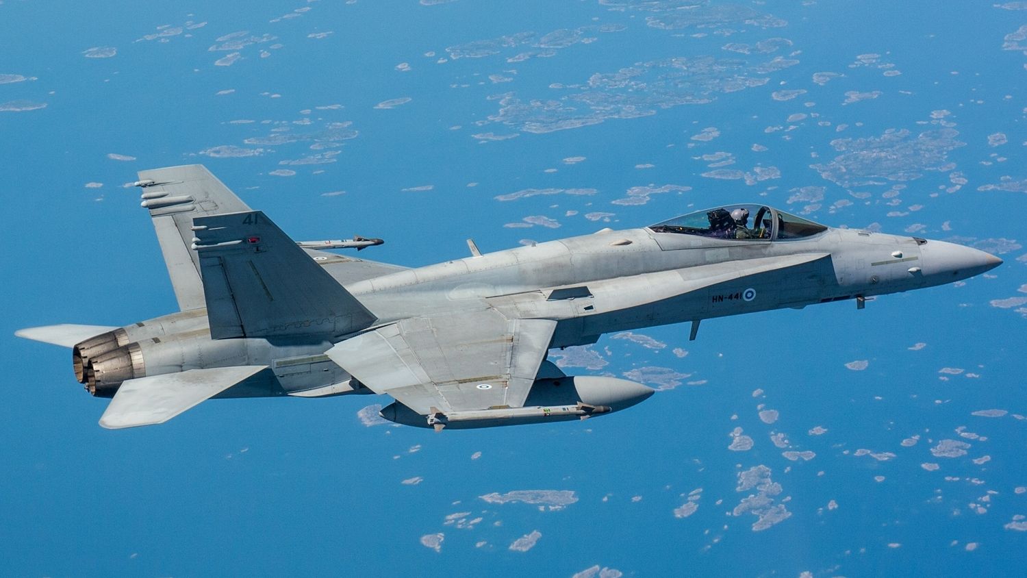 EE.UU. autoriza la venta de misiles AIM-9X y AGM-154 a Finlandia