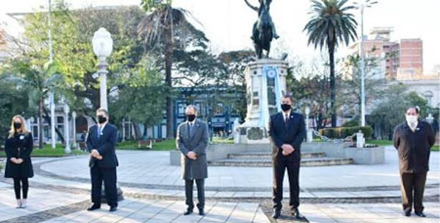 Bordet y Francolini encabezaron el Acto Institucional por el Día de la Independencia