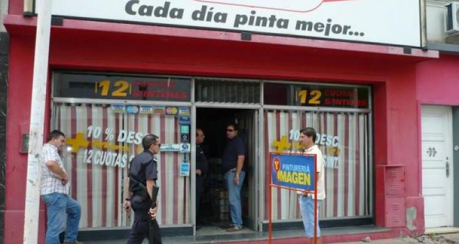 Roban una pinturería en pleno centro