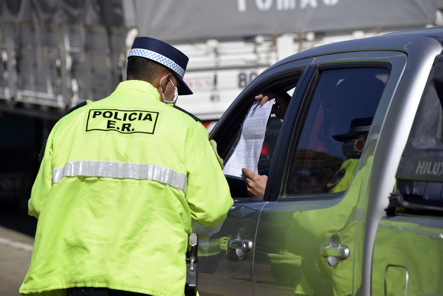 Persecución policial en la RN12 culmina con detenidos y vehículos secuestrados