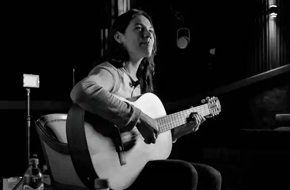 Nadia Ojeda. Guitarrista e integrante de Las Guitarras Gualeyas