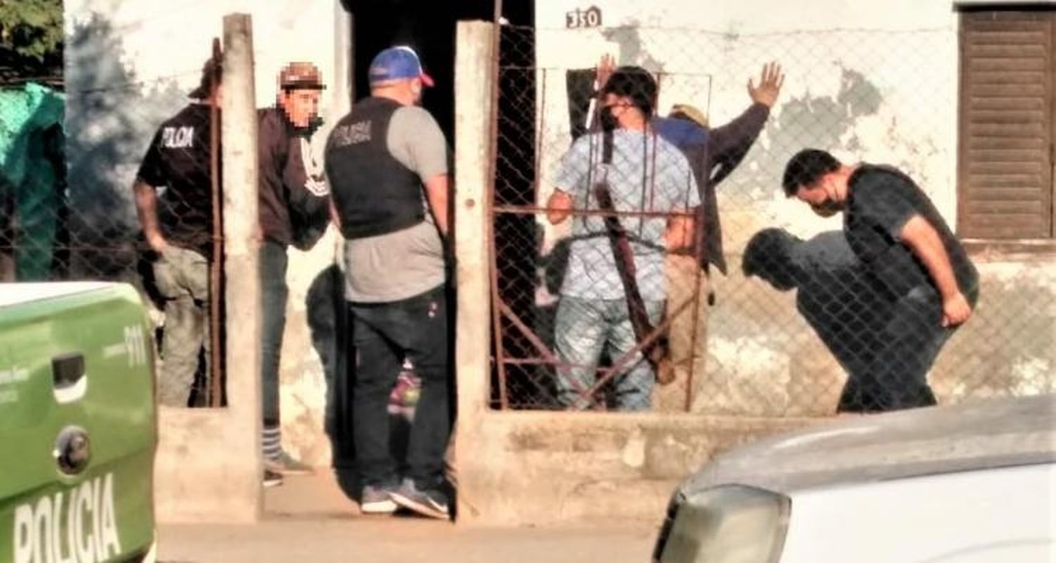 Río Tala: allanaron en busca de armas y encontraron elementos robados