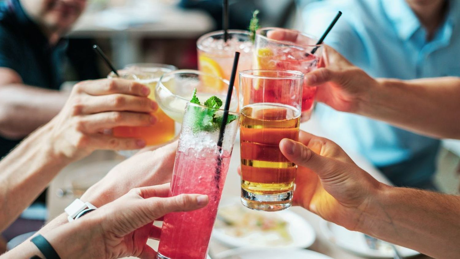 Pasarte de tragos no te hará ver más atractiva a una persona, según un estudio  
