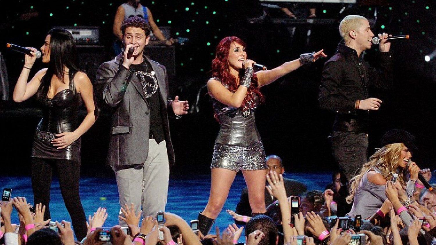 RBD inicia su gira con el frenesí de sus fans