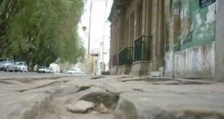 Una vereda cuesta 4.500 pesos