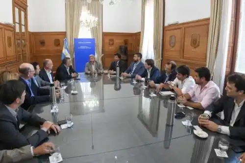 Negocian «fondo de transición» para reducir el impacto de transferir subsidios