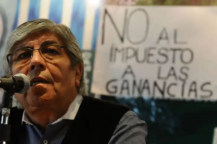 Moyano amenaza con un paro de camioneros