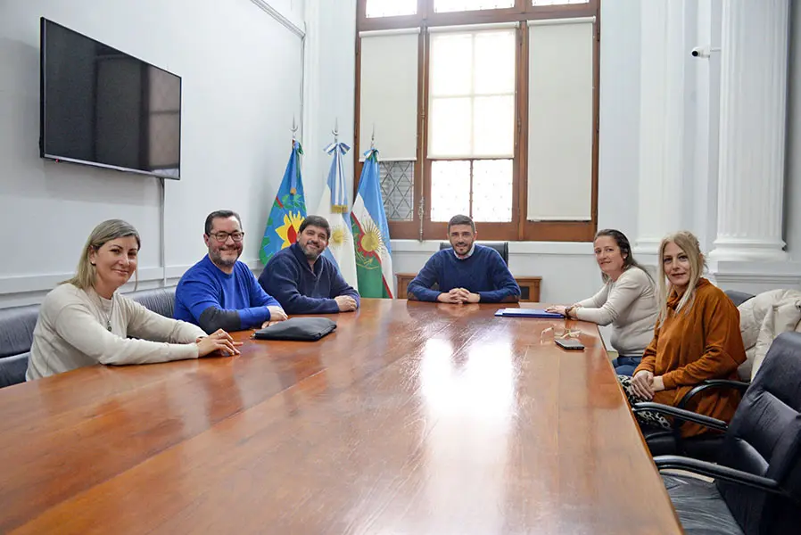 Se firmaron dos importantes convenios en materia educativa