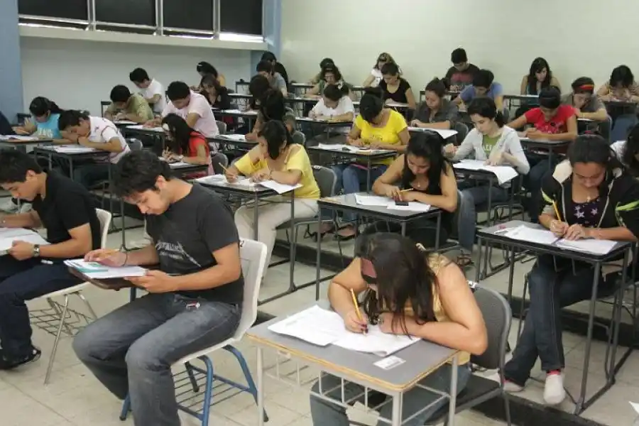 Desde Provincia, planifican que no haya repitencia en los niveles secundario y terciario