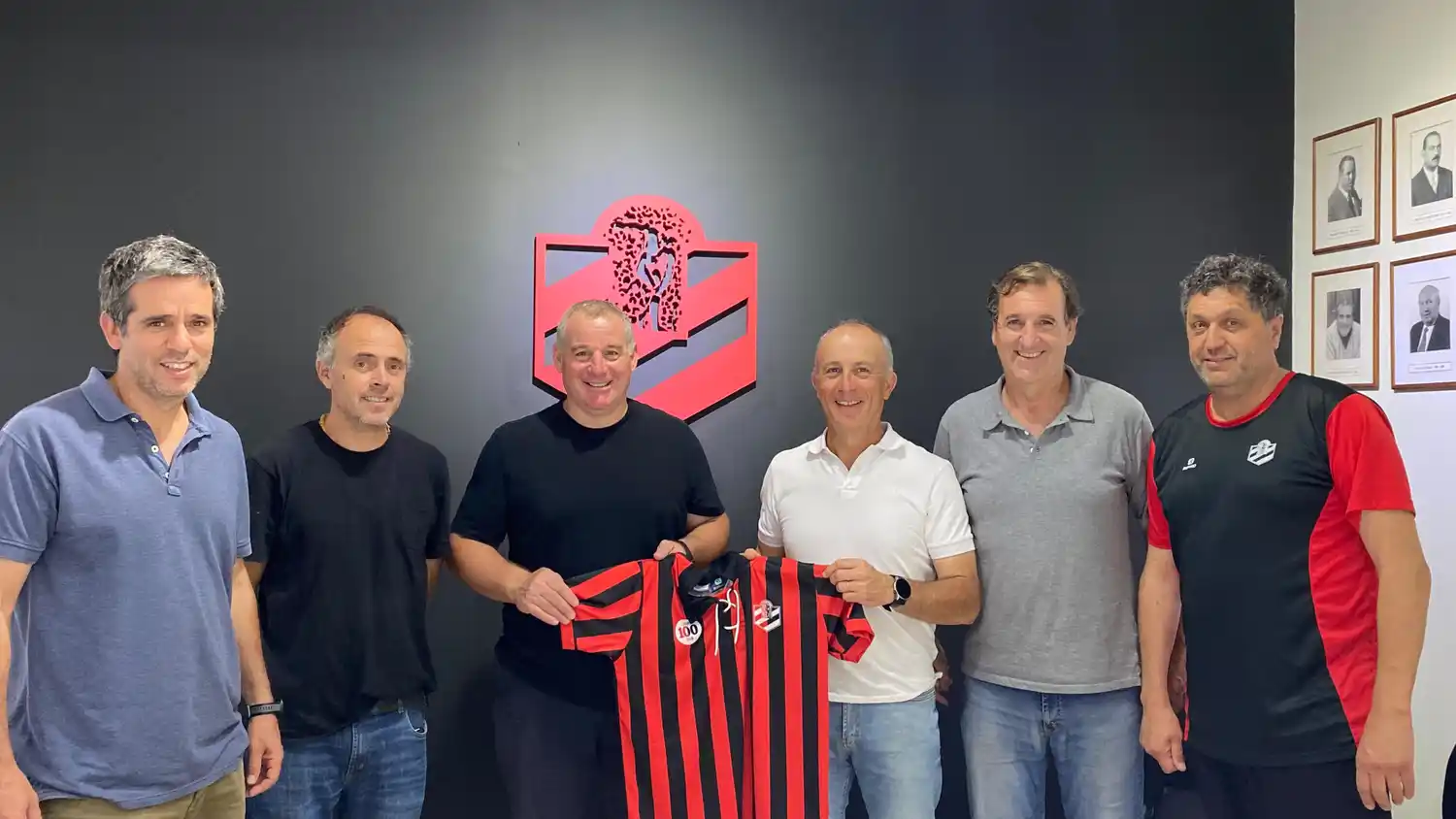 Bértoli, Zubeldía, Nosei, Dadiego, Llorente y Gogorza. Independiente tiene nuevo DT.