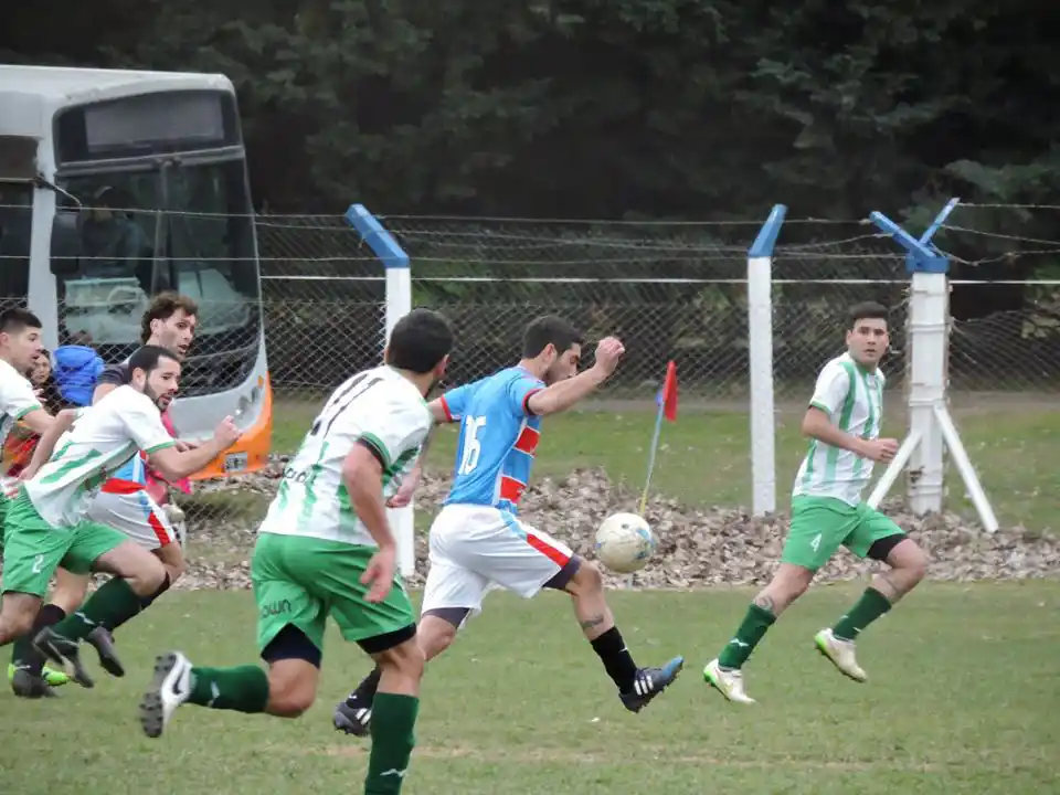 Martín Baier, un delantero con la estirpe de Loma Negra