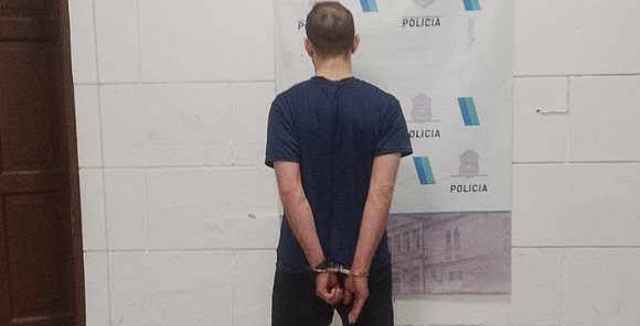 Amenazó al vecino con un arma y quedó detenido