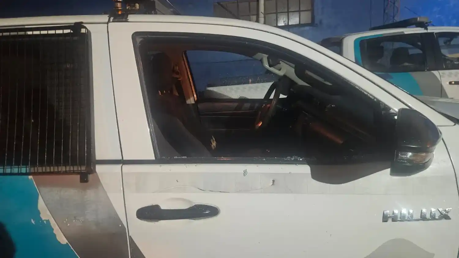 El patrullero dañado