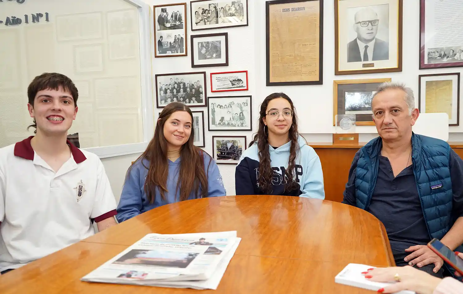En Ecos Diarios. De izquierda a derecha: Facundo Galván, María Clara Giqueaux, Julieta Rodríguez y Pablo Martínez