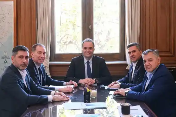 Zdero y Weretilneck se reunieron en Casa Rosada con Adorni y Santilli