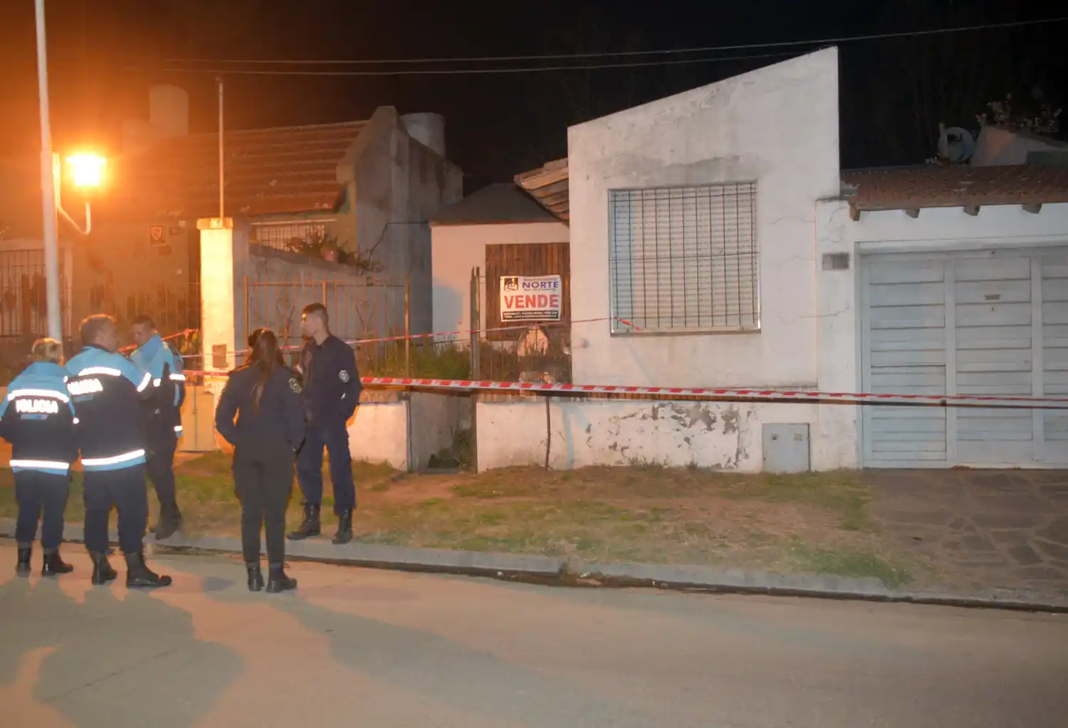 Un hombre disparó e hirió a un intruso que sorprendió en el interior de su vivienda