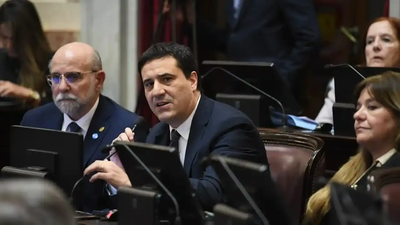 Senador Nacional Maximiliano Abad