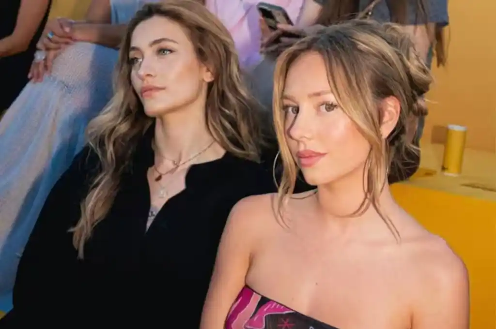 Michael Jackson y  Ester Expósito