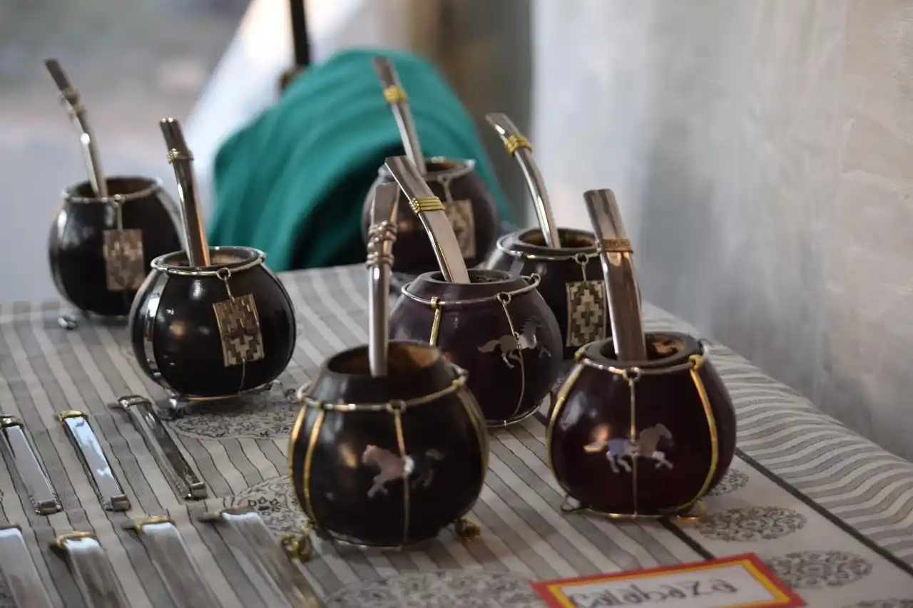 El “arte de crear” llegó al Festival de Diamante de la mano de 32 artesanos y 17 pilcheros