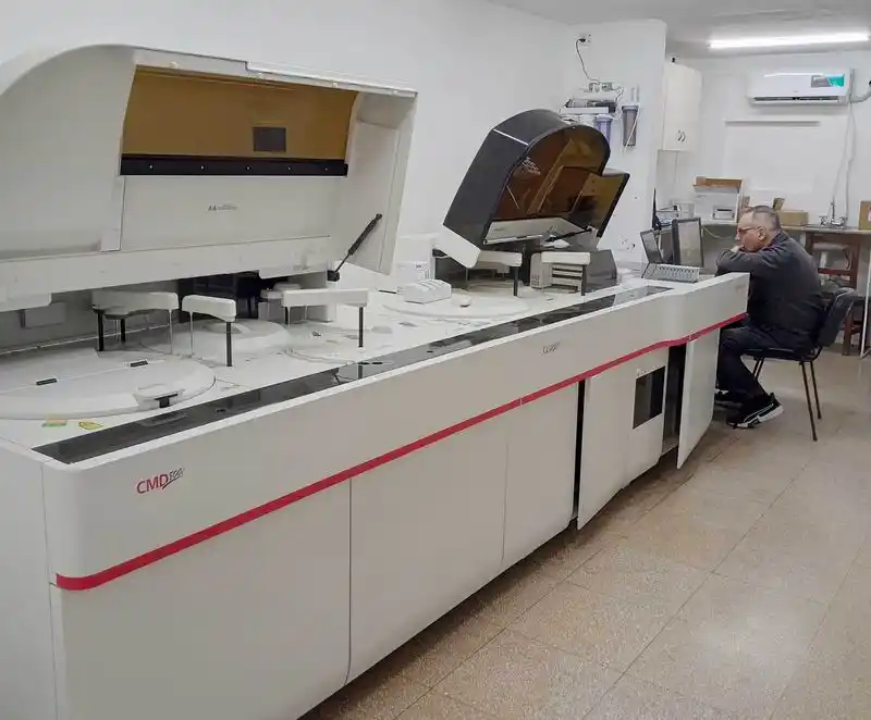 Instalaron equipo de avanzada tecnología
en el laboratorio del Hospital Central