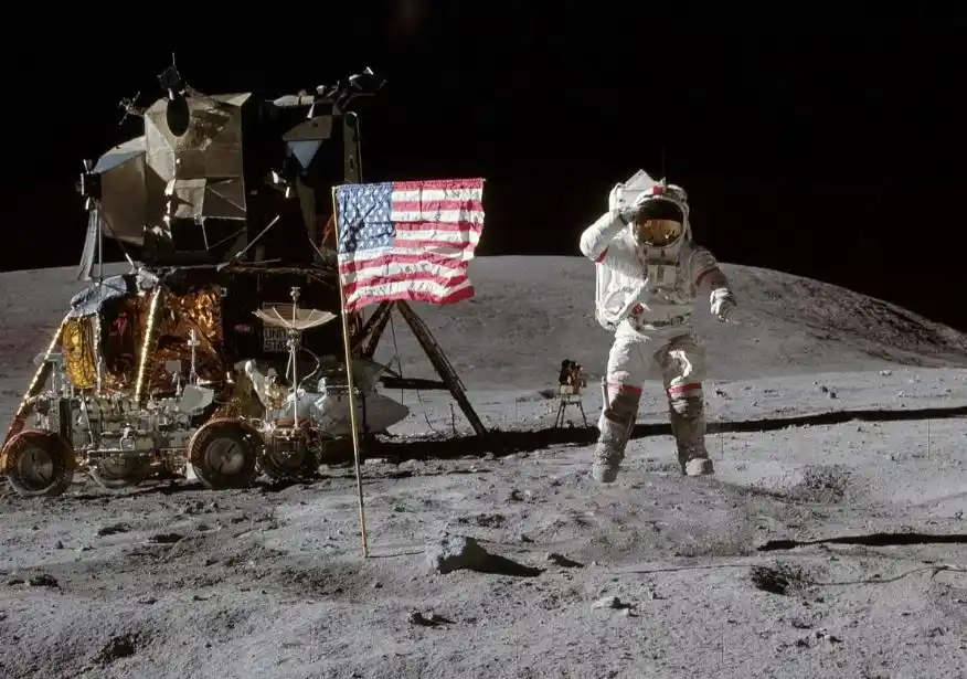 "Hay otras naves, nos están mirando": el reporte del Apolo que la NASA censuró por décadas