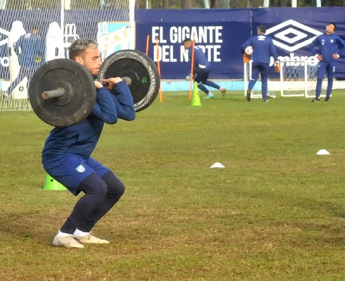 Renzo Tesuri firmó su contrato y entrenó con Atlético Tucumán