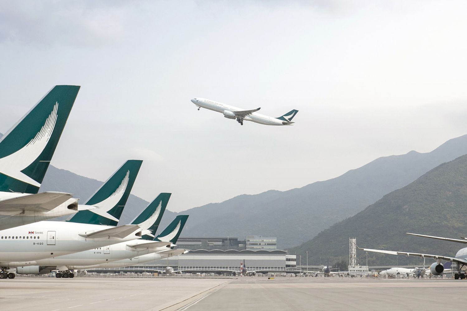 Cathay Pacific resumes flights to Madrid