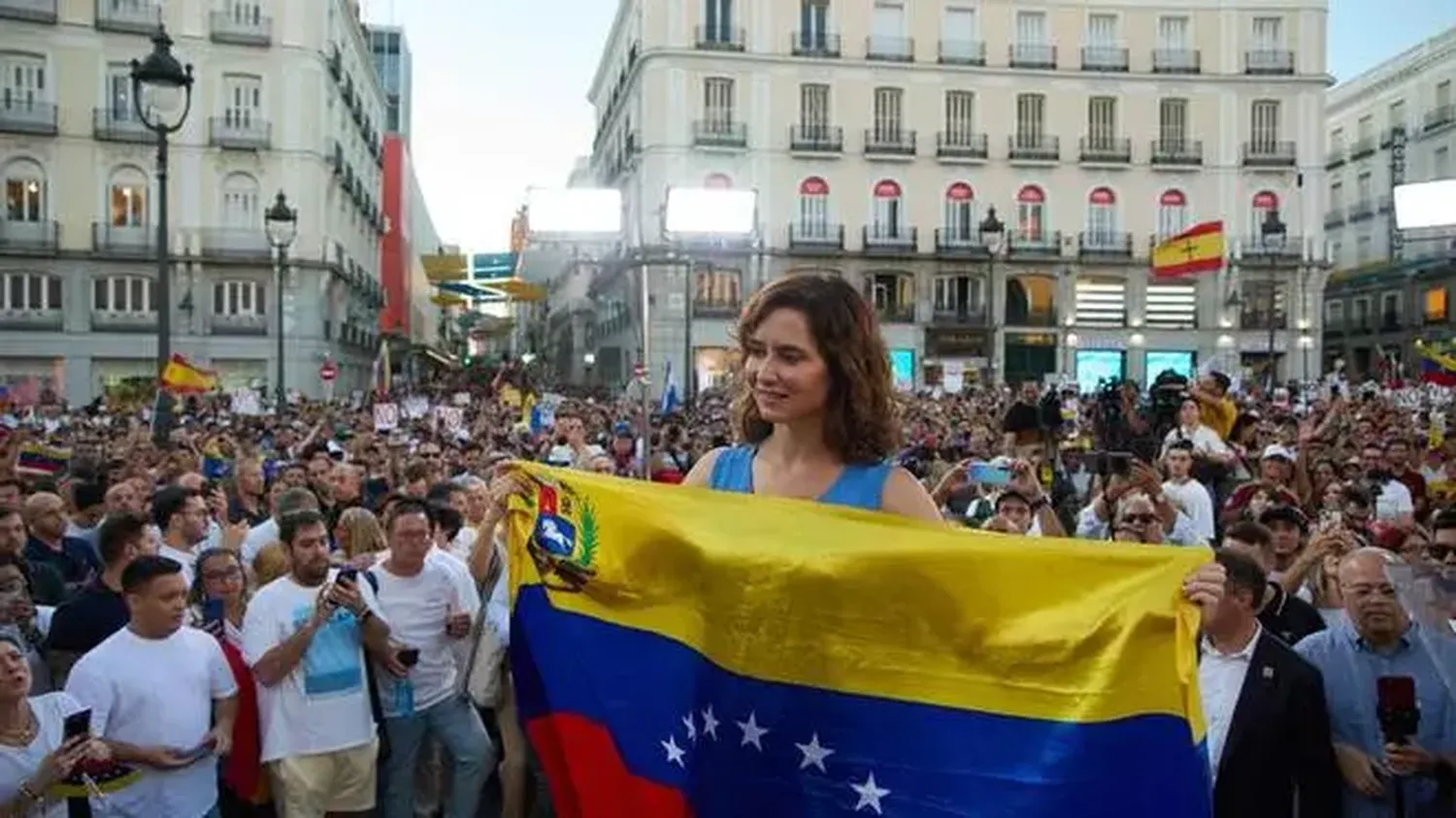 AYUSO ARREMETE CONTRA MADURO y pide liberar a los dos españoles detenidos en Venezuela (Video)