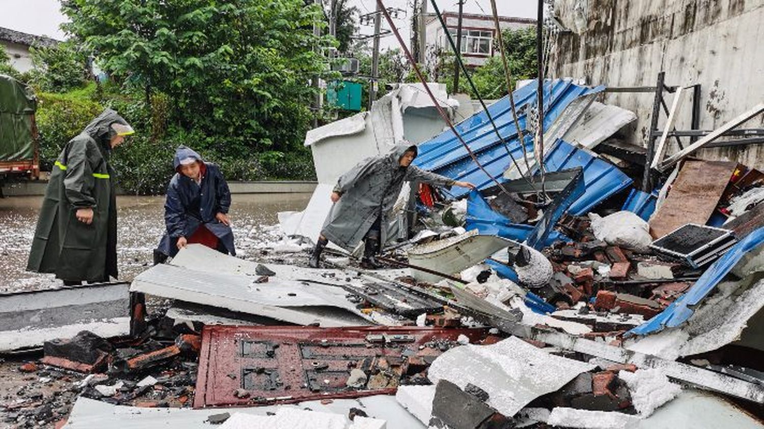 TERREMOTO SACUDE a China y deja al menos tres muertos y decenas de heridos