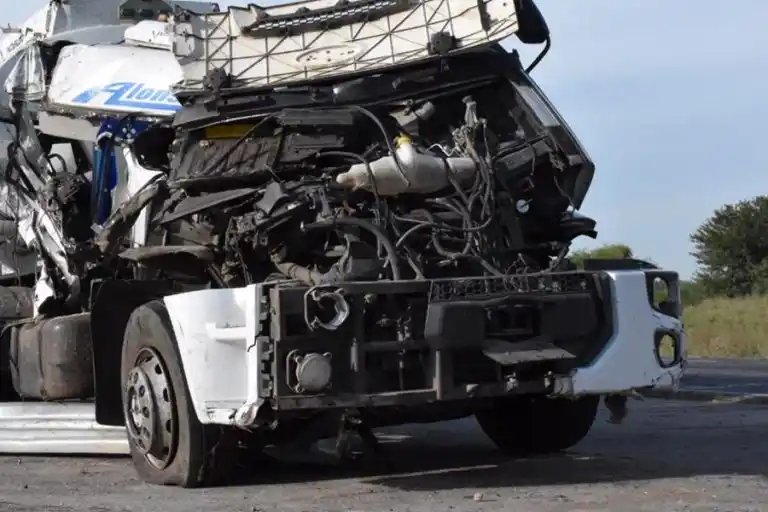 Camionero murió tras chocar contra un puente en la autopista Santa Fe – Rosario