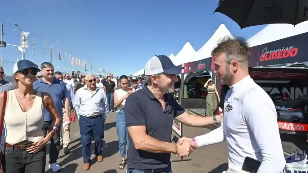 El titular del Ejecutivo provincial Rogelio Frigerio asistió este domingo al Autódromo Ciudad de Concepción del Uruguay