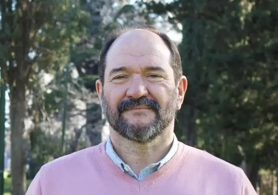 Santiago Hernández sigue como presidente de la UCR
