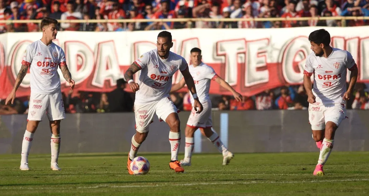 Racing y Unión se enfrentan en Santa Fe