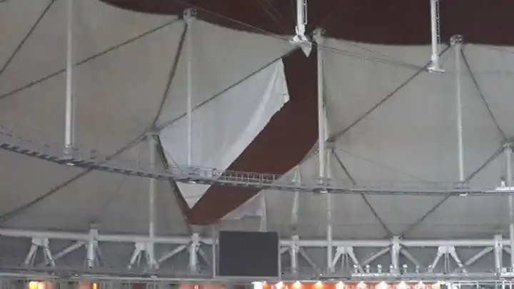 Por la tormenta, se rompió el techo del Estadio Único de La Plata 