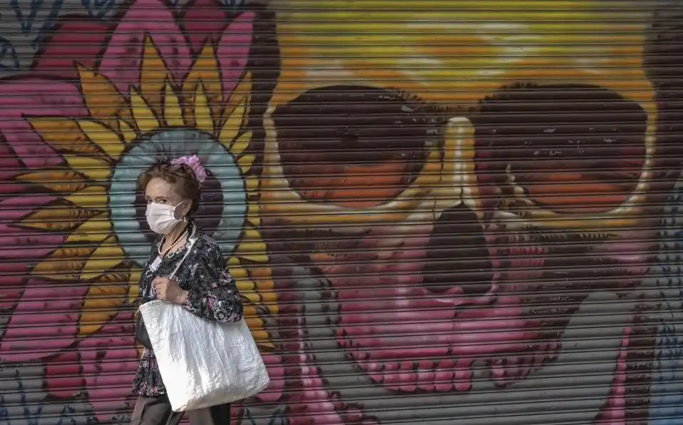 México comienza 2021 con varias ciudades en alerta roja por COVID-19