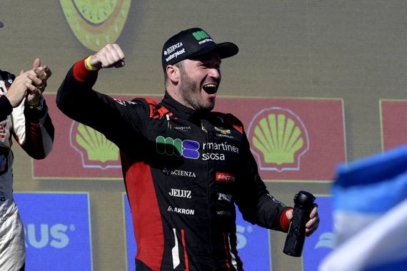 Canapino ganó en Rafaela y lidera el campeonato