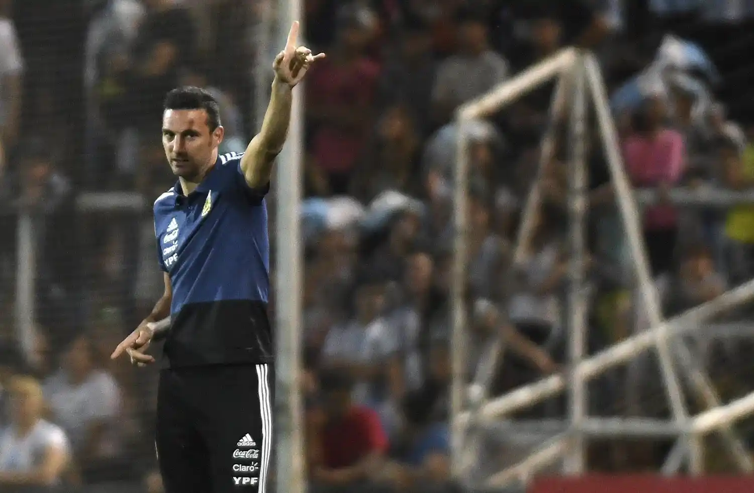 Scaloni reveló que tiene una “charla pendiente” con Messi