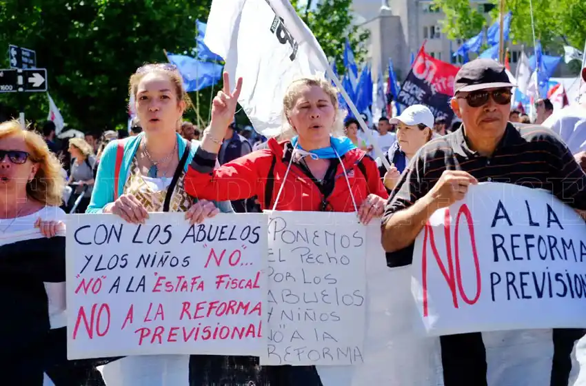 Con el acto central, terminó la marcha contra la reforma jubilatoria