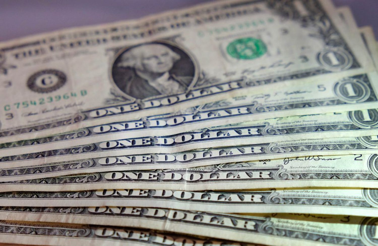 En otro día de alta tensión cambiaria, el dólar blue marcó otro récord de 178 pesos