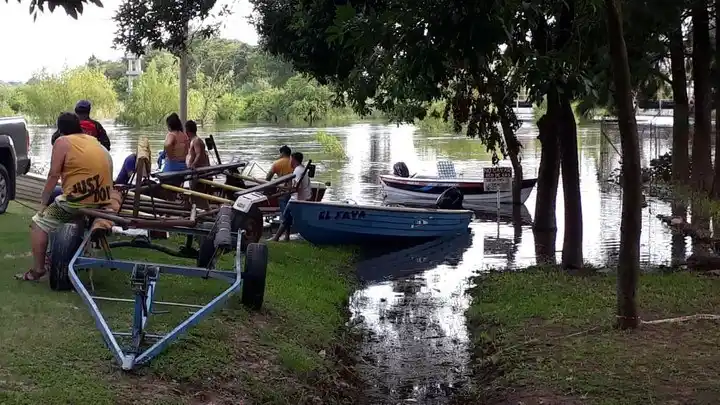 Encontraron el cuerpo del hombre que cayó al arroyo El Rey