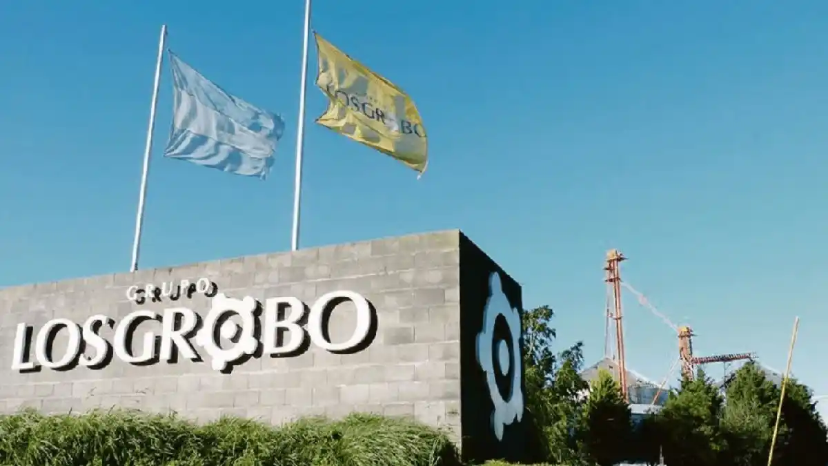 Productores y contratistas se manifiestan en la puerta de Los Grobo, en San Miguel del Monte