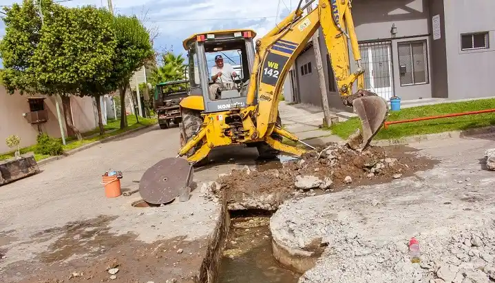 Agua: El Municipio trabaja en la reparación del caño maestro