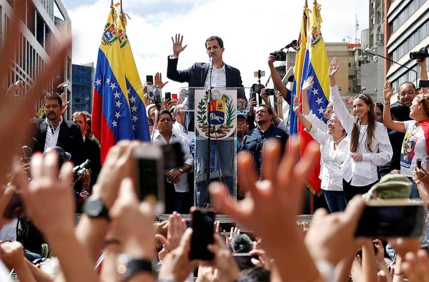 Juan Guaidó se proclamó «presidente encargado de Venezuela»