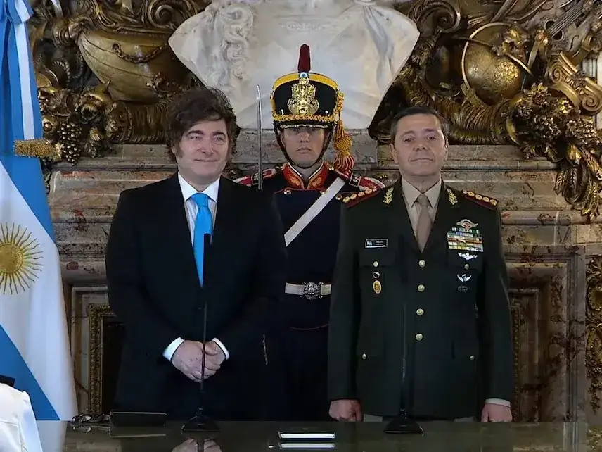 El Gobierno otorgará un suplemento salarial a militares con títulos superiores
