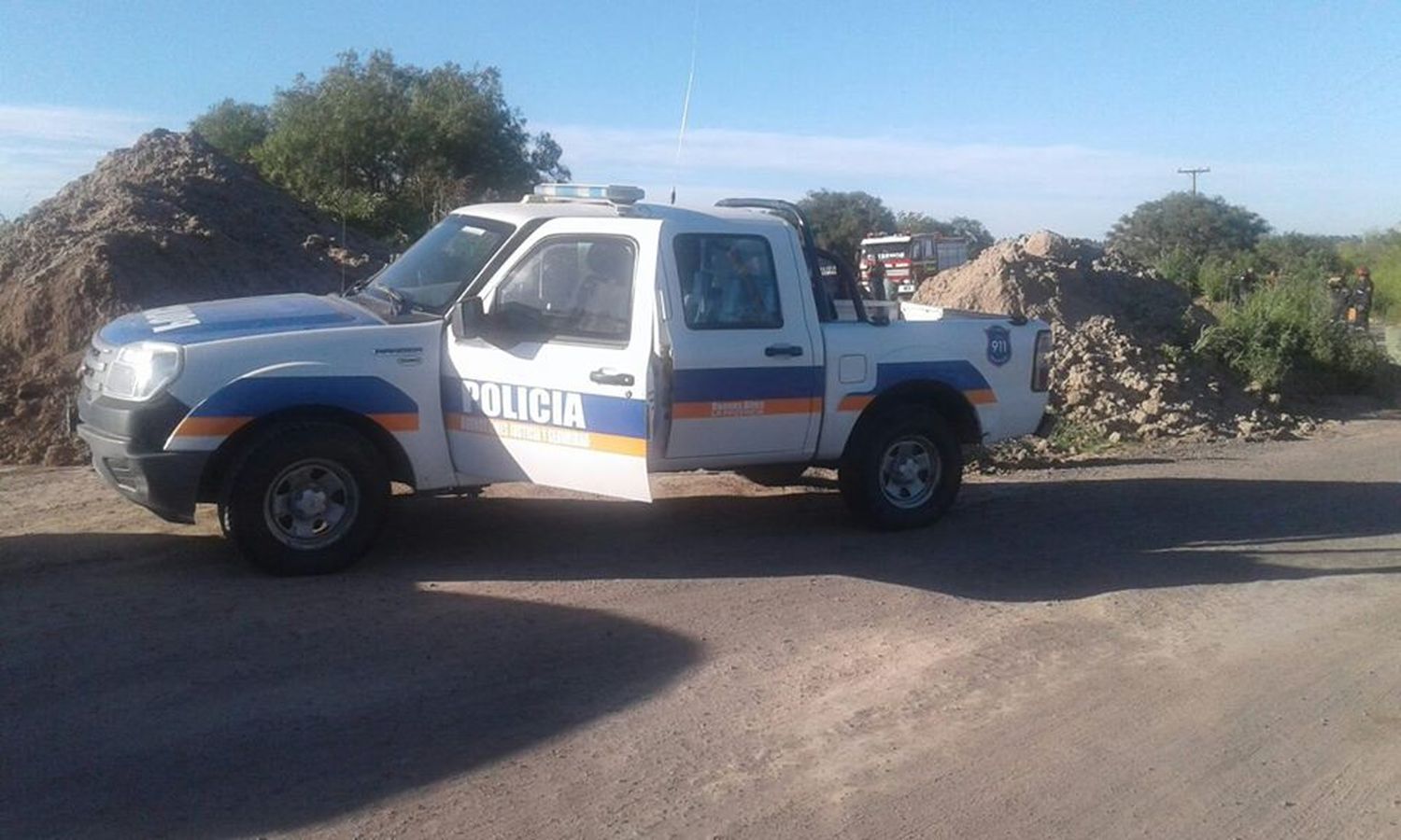 Dos muertos tras caer con su moto en una obra de Vuelta de Obligado